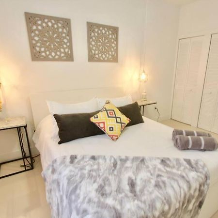 Apartmán Modern 1/1, Half A Block From The Ocean Miami Beach Exteriér fotografie