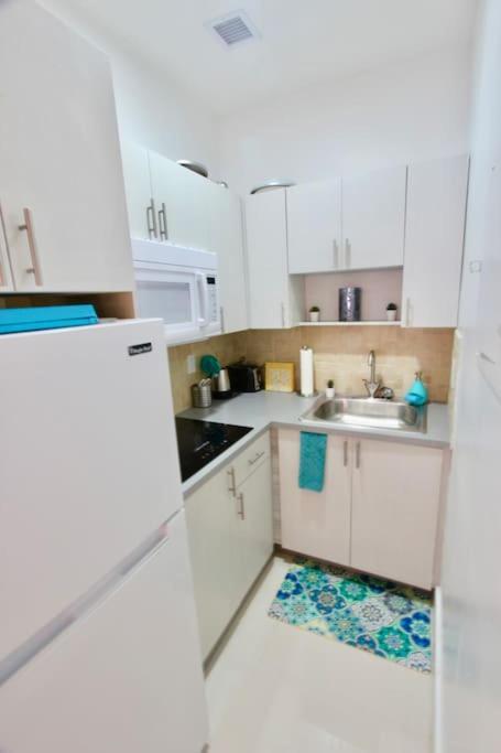 Apartmán Modern 1/1, Half A Block From The Ocean Miami Beach Exteriér fotografie