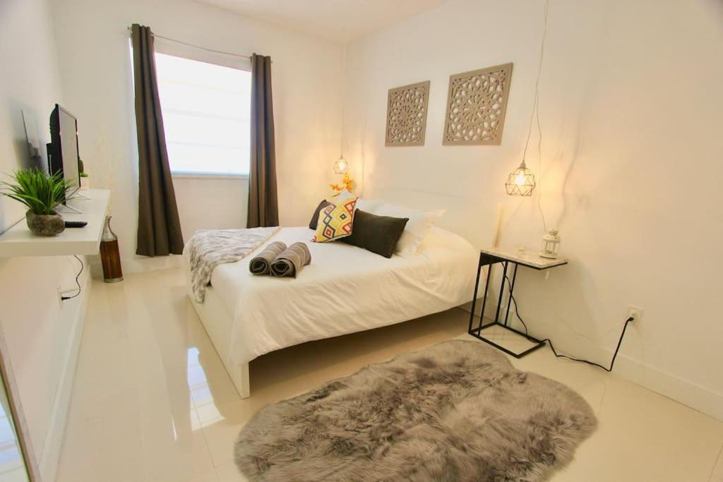 Apartmán Modern 1/1, Half A Block From The Ocean Miami Beach Exteriér fotografie